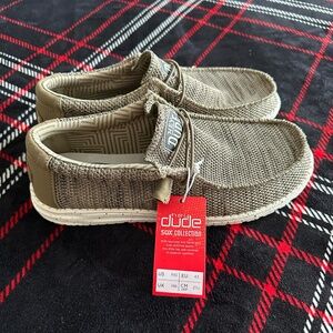 HEY DUDE  men's shoes size 10 NWT!!